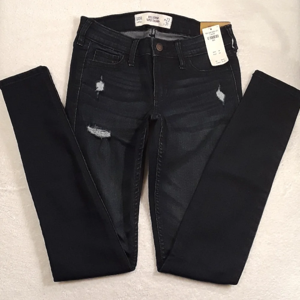 🆕️Hollister Super Skinny Jeans. Women's Size: Waist 00R/23x31 Inseam.